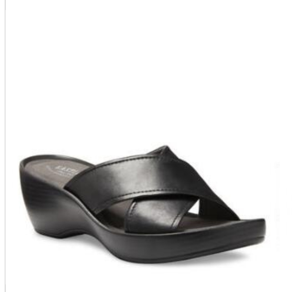 🌺Brand New🌺 Leather Crisscross Sandals